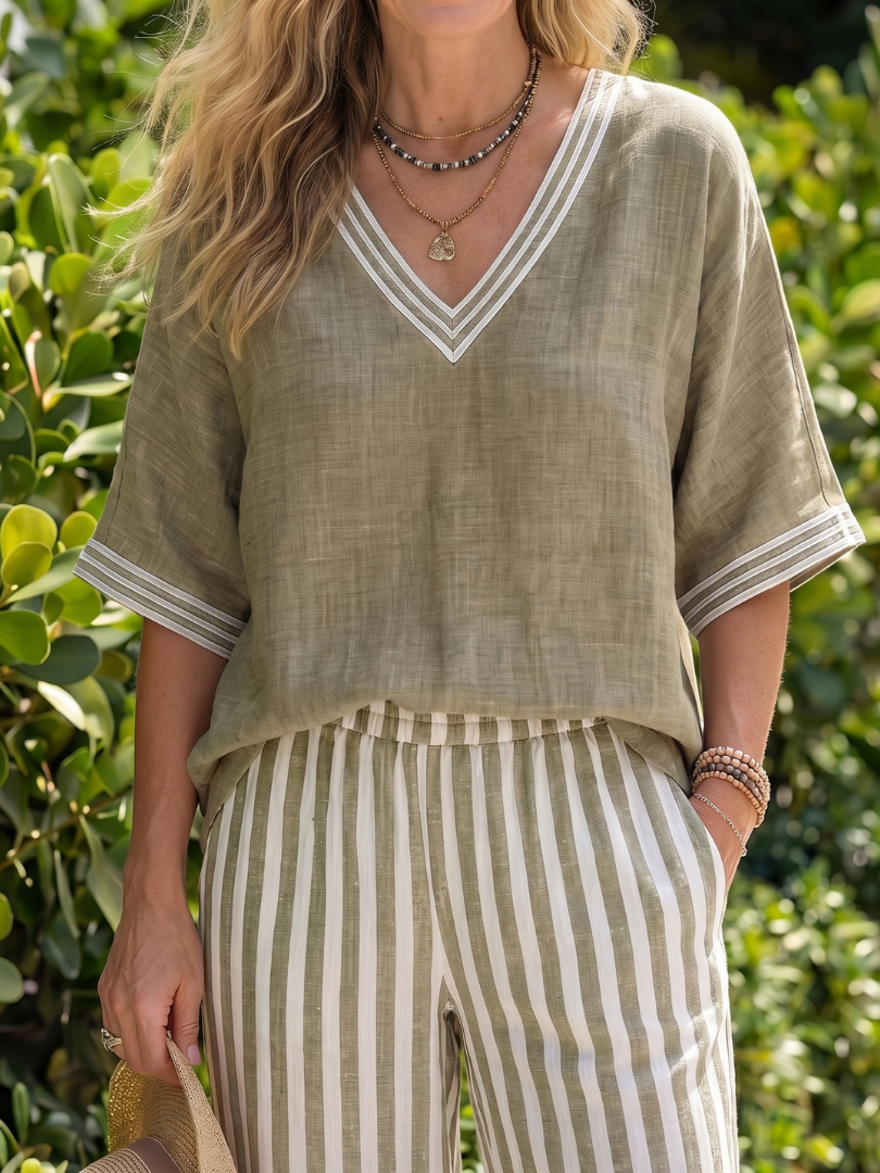 Wren | Conjunto de túnica con cuello en V de contraste y pantalón a rayas
