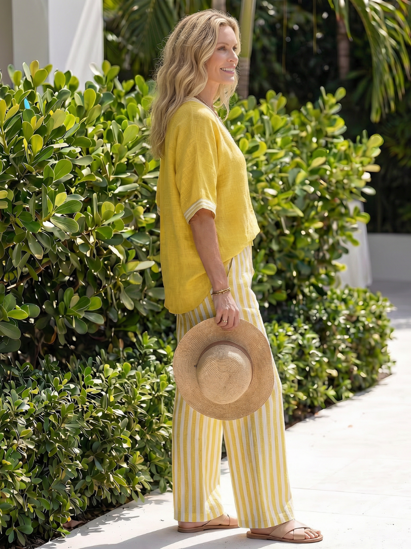 Wren | Conjunto de túnica con cuello en V de contraste y pantalón a rayas