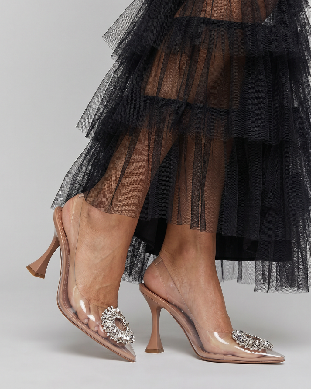 Omela | Mules de tacón con hebilla de strass y panel transparente
