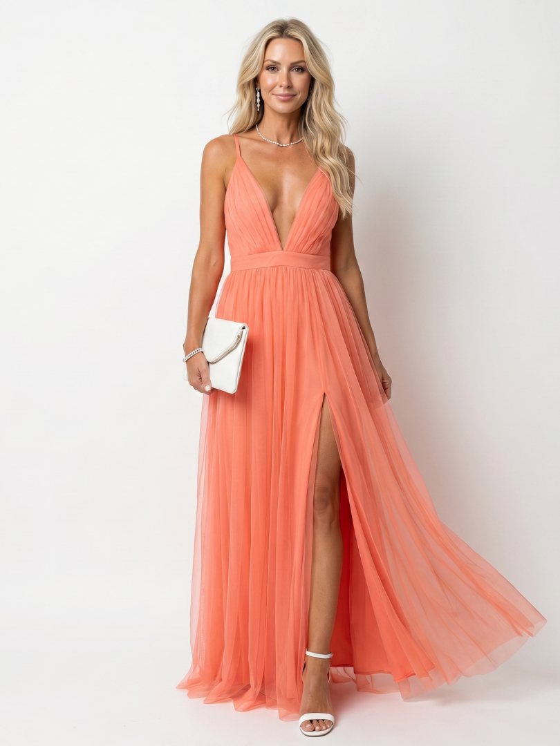 Tia | Vestido maxi plisado con escote en V profundo y tirantes