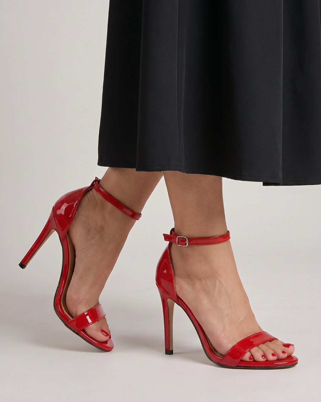 Linnea | Sandalias de tacón stiletto con tira en el tobillo y puntera abierta
