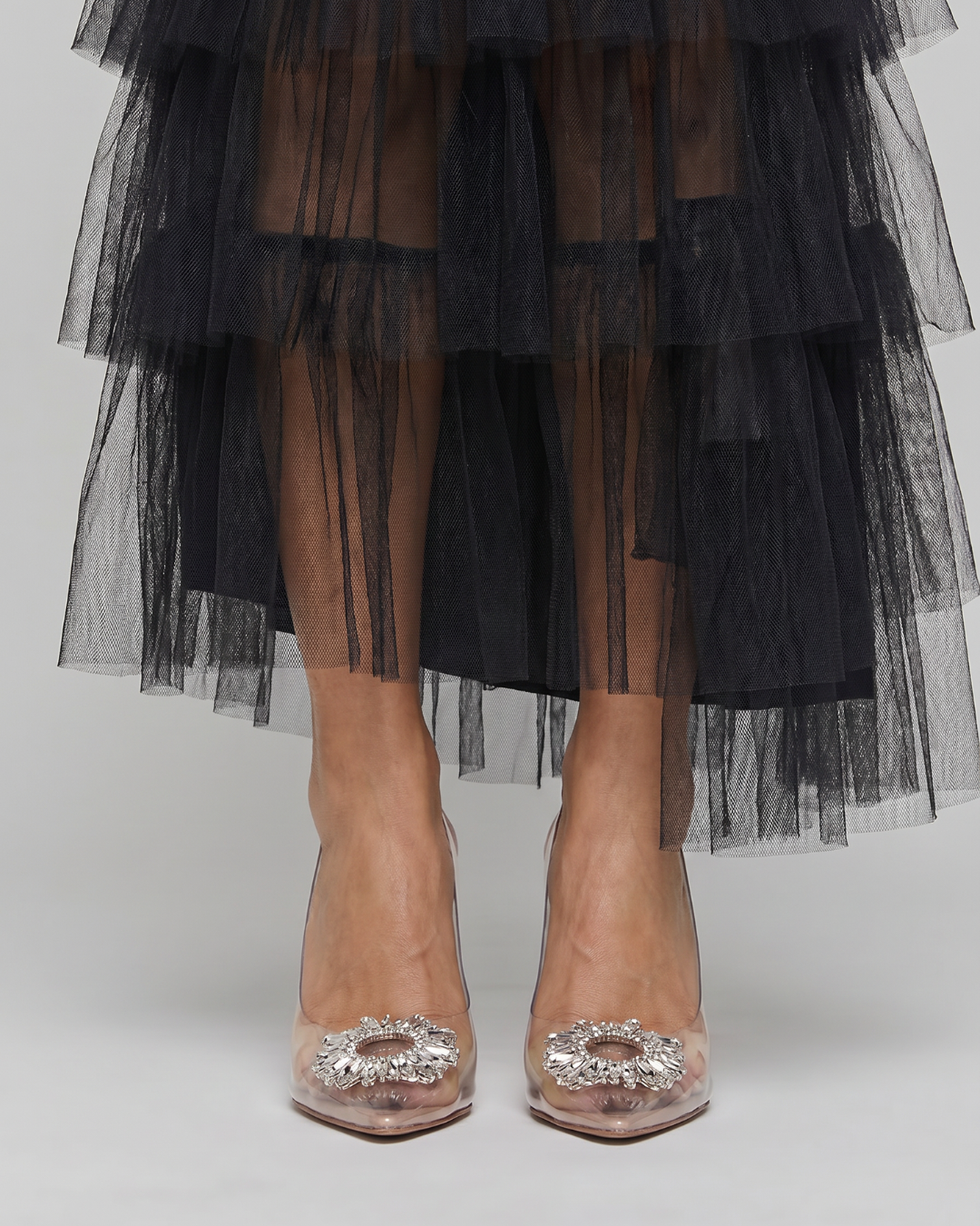 Omela | Mules de tacón con hebilla de strass y panel transparente