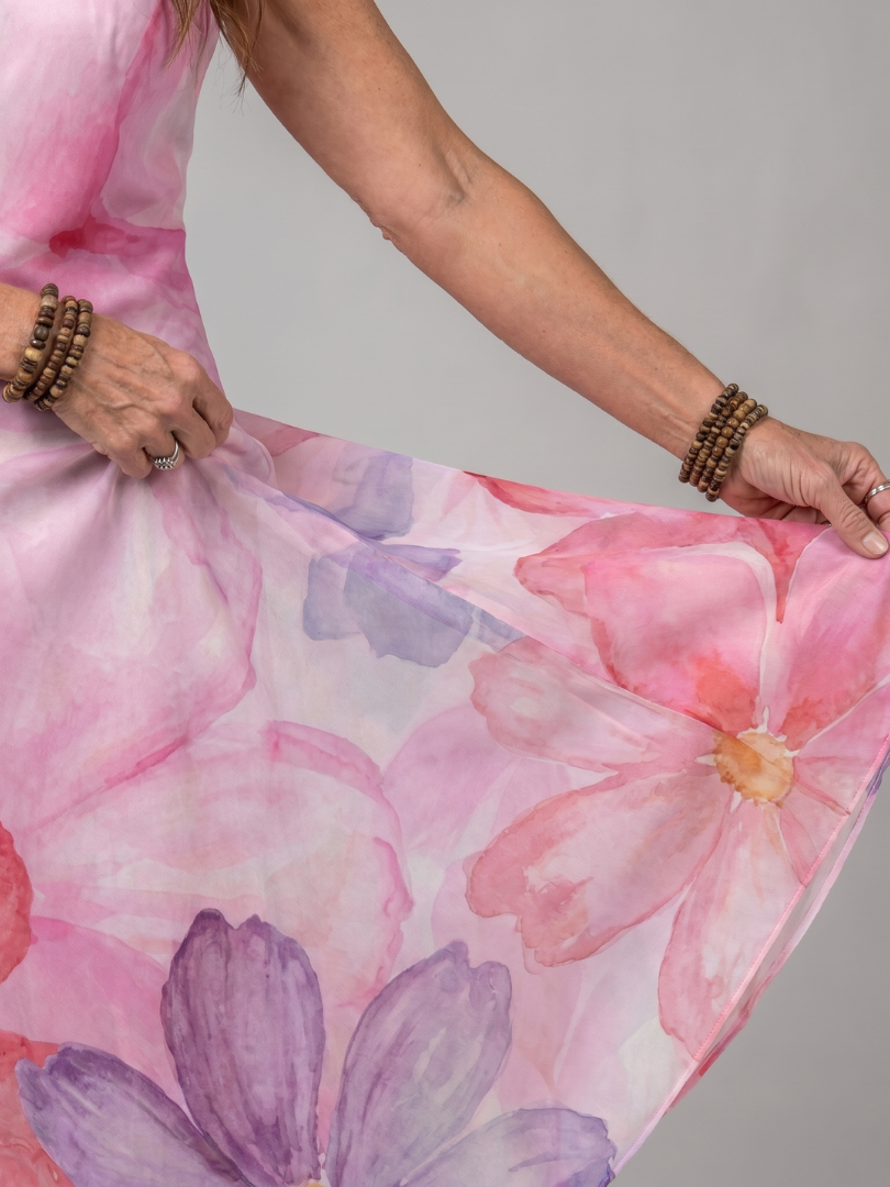 Nemen | Vestido midi fluido sin mangas con flores en acuarela
