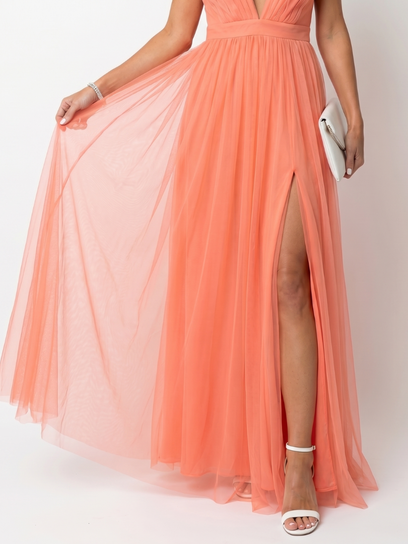 Tia | Vestido maxi plisado con escote en V profundo y tirantes