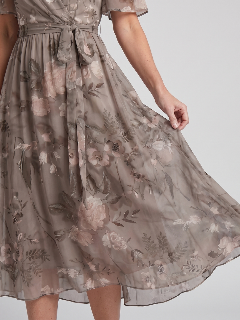 Mirabel | Vestido midi con manga volante, cintura fruncida y estampado floral