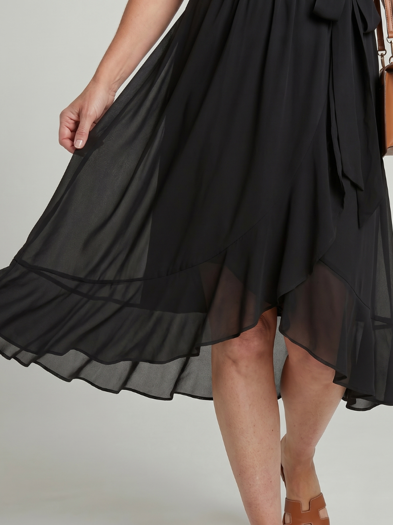 Keziah | Vestido midi envolvente de mangas cortas con dobladillo suave y fluido