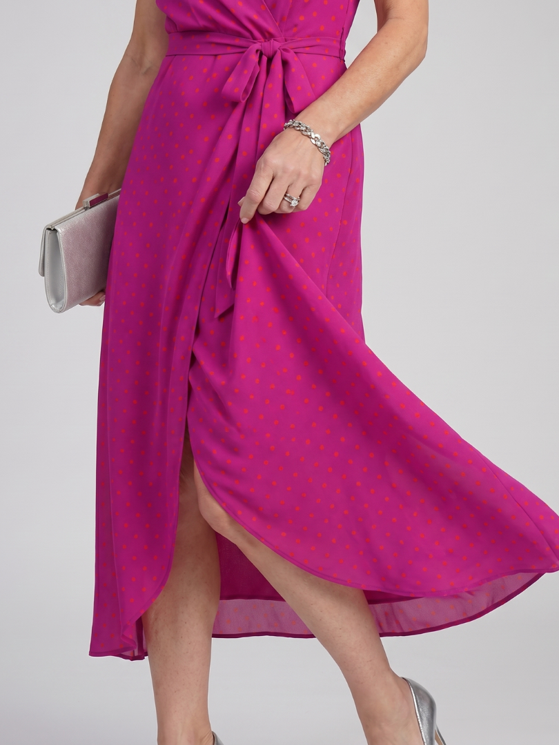Priya | Vestido midi cruzado de manga corta con estampado floral